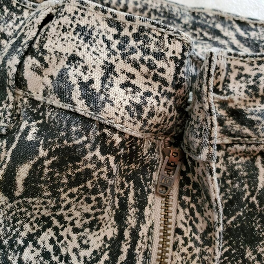 DG2 Diane Gilman Jeans Size 8 Snake Animal Print Pants Beige Black - Picture 6 of 7